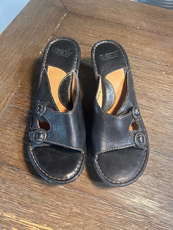 Born Shoes - Born black leather sandals size 9
